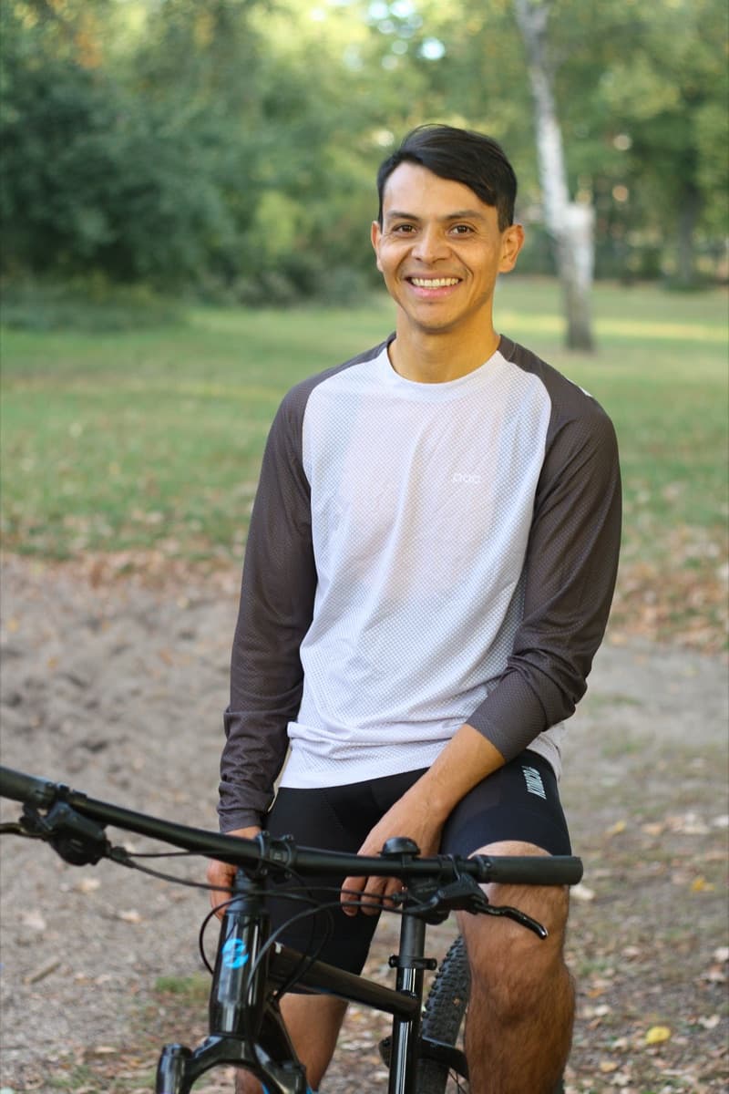 Julian mit seinem Mountainbike